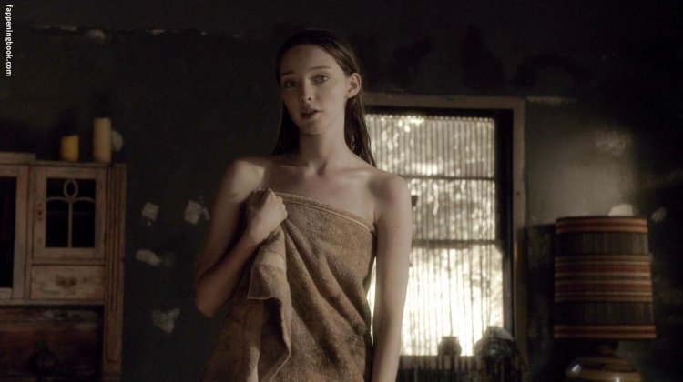 Эмма Дюмон голая вагина