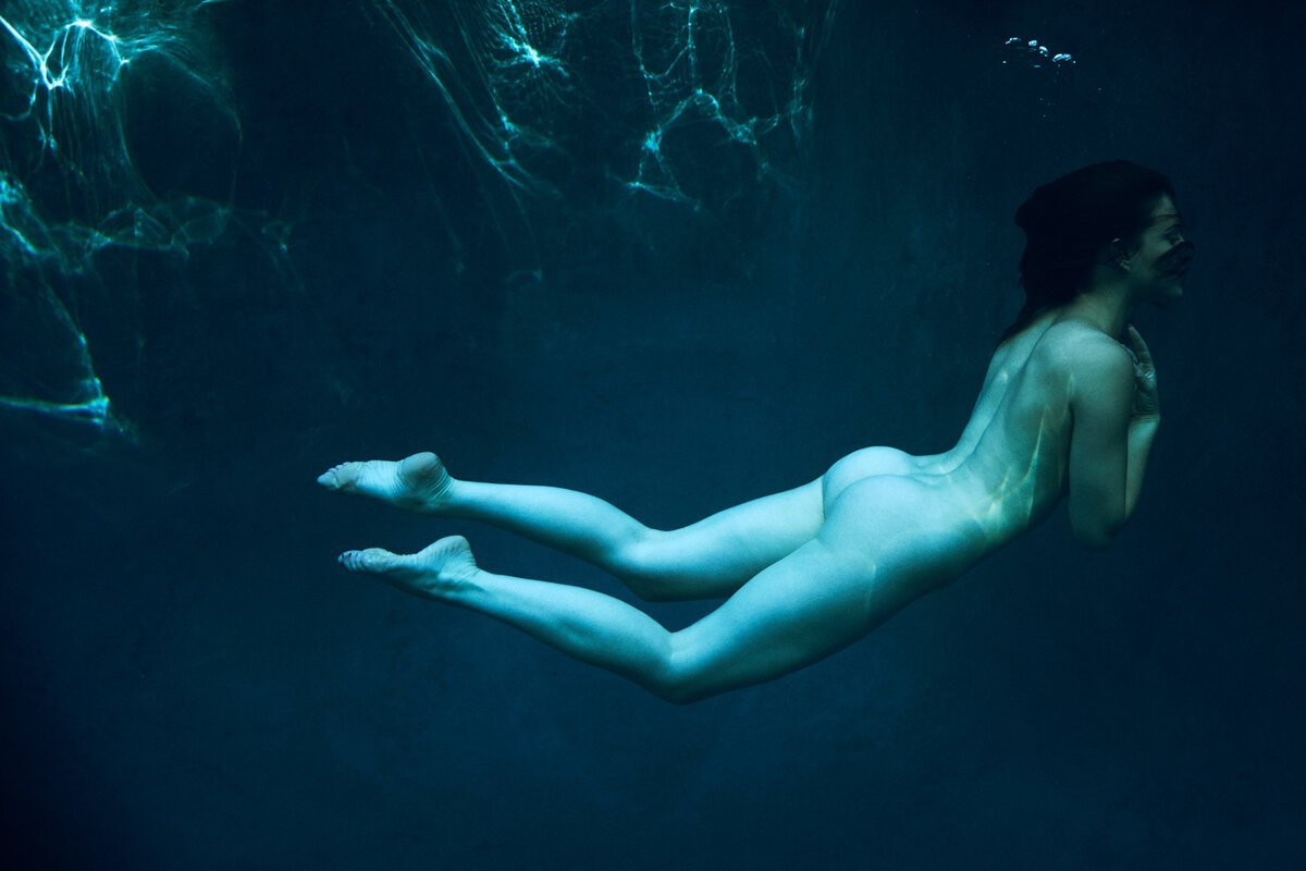 голые попы под водой фото 84