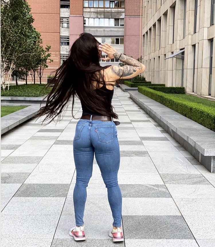 Бахар Набиева селфи