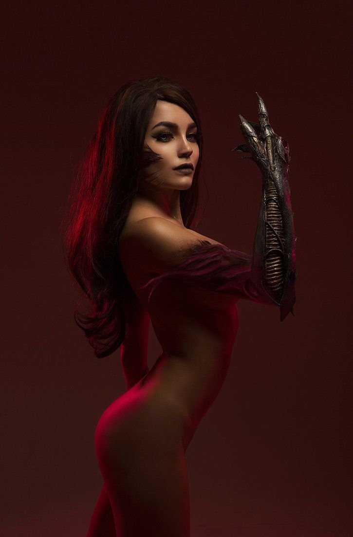 Кристина Финк леди Димитреску