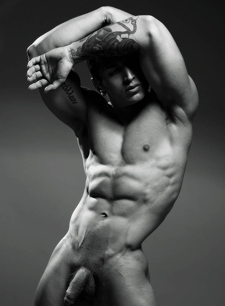 Оголенный мужской торс