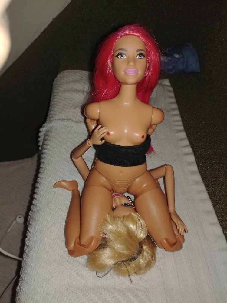 Голая кукла Барби