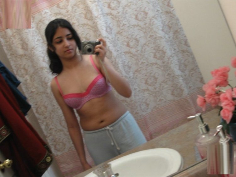 Irina Shayk нижнее белье на кровати