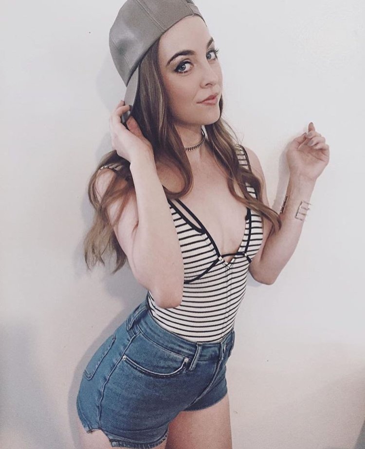 Brittany Ward фото