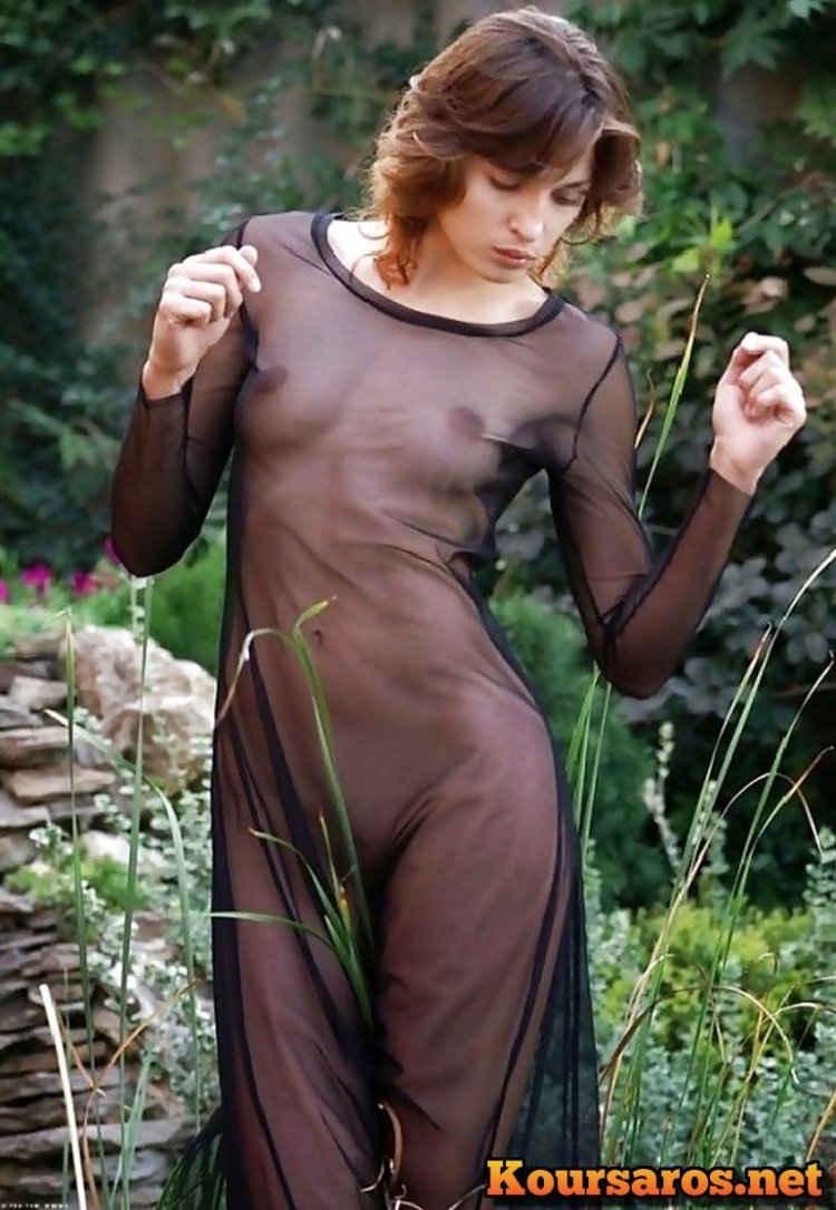 Короткое платье на голое тело