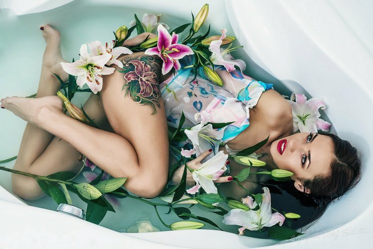 Красивые тату для девушек с цветами