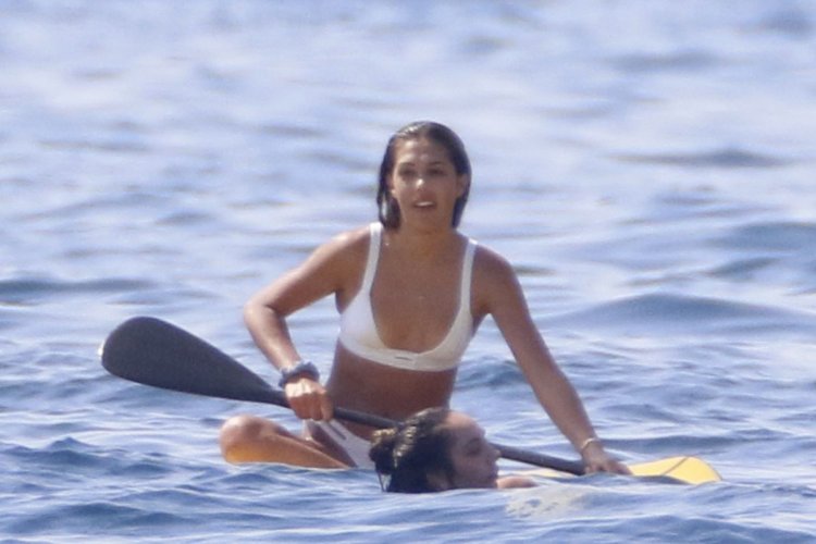 Дженнифер Флавин в купальнике