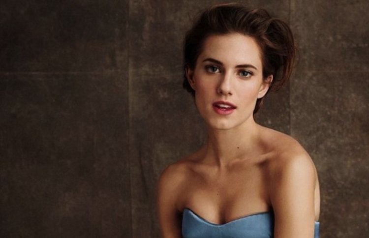 Allison Holton в Нижнем белье