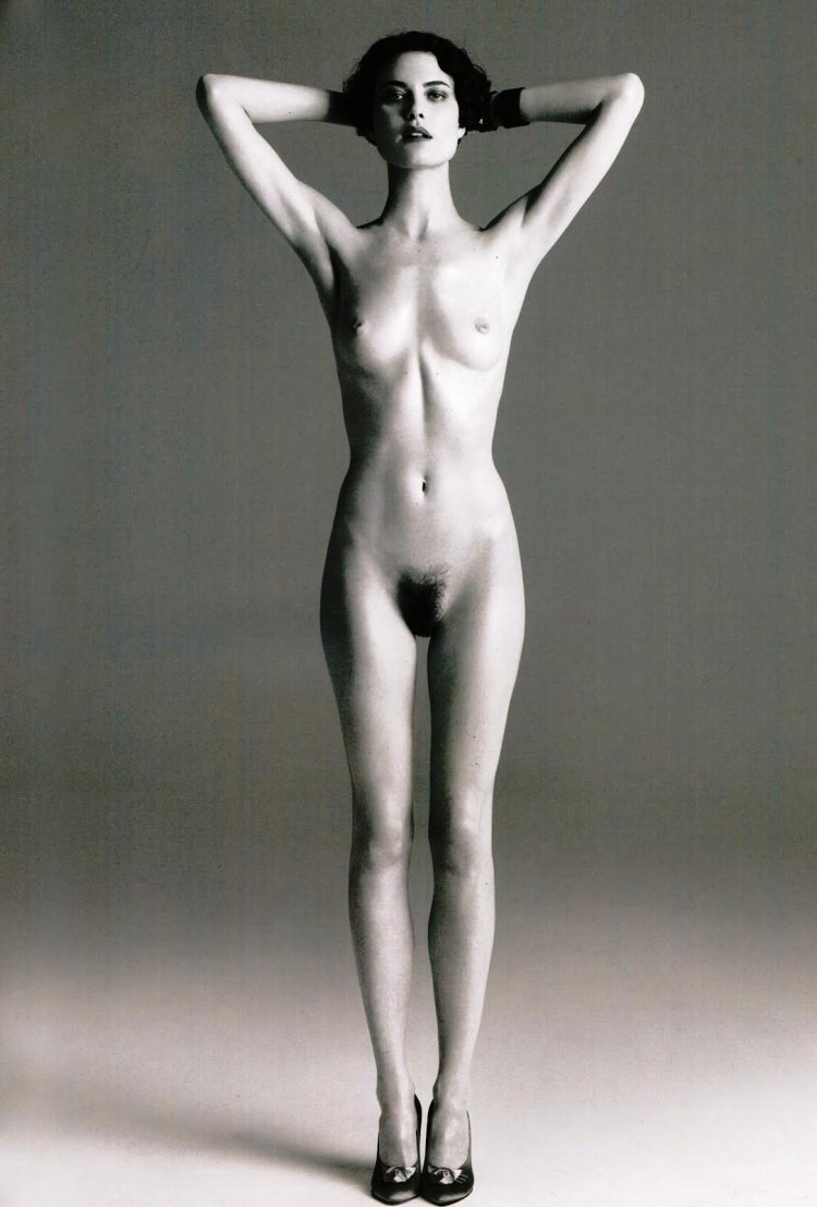 Шалом харлоу обнаженка