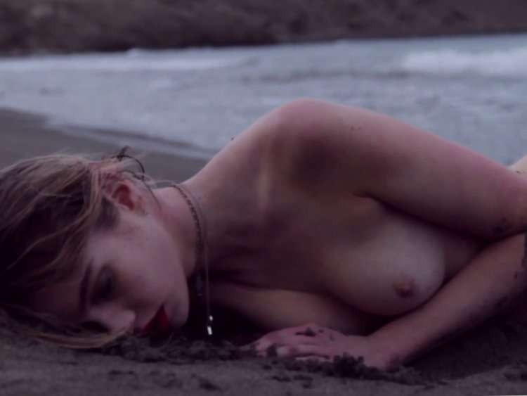 Стелла Максвелл лесби голая