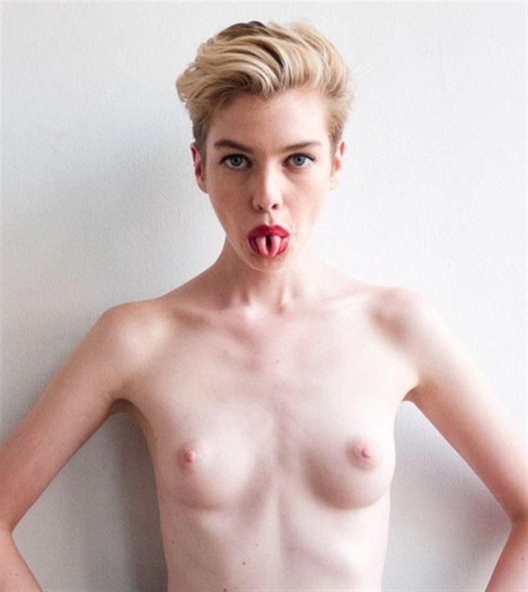 Стелла Максвелл голышом