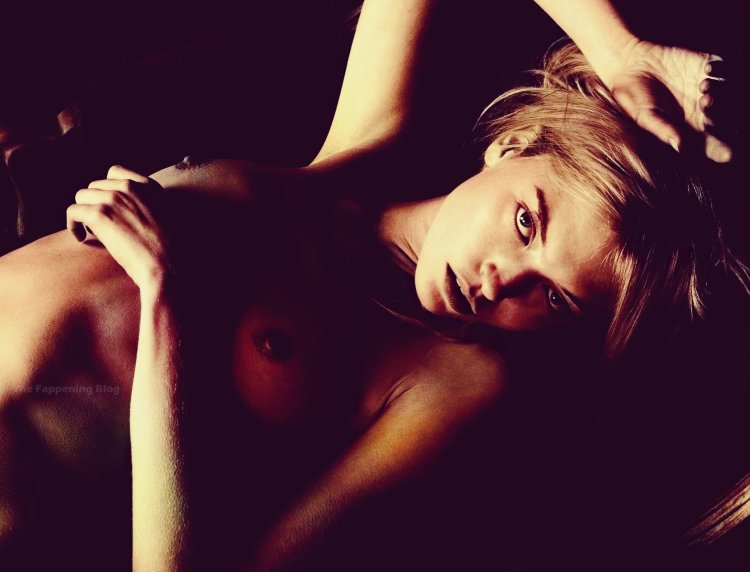 Стелла Максвелл плейбой