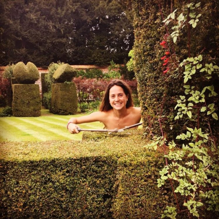 День голого садовника