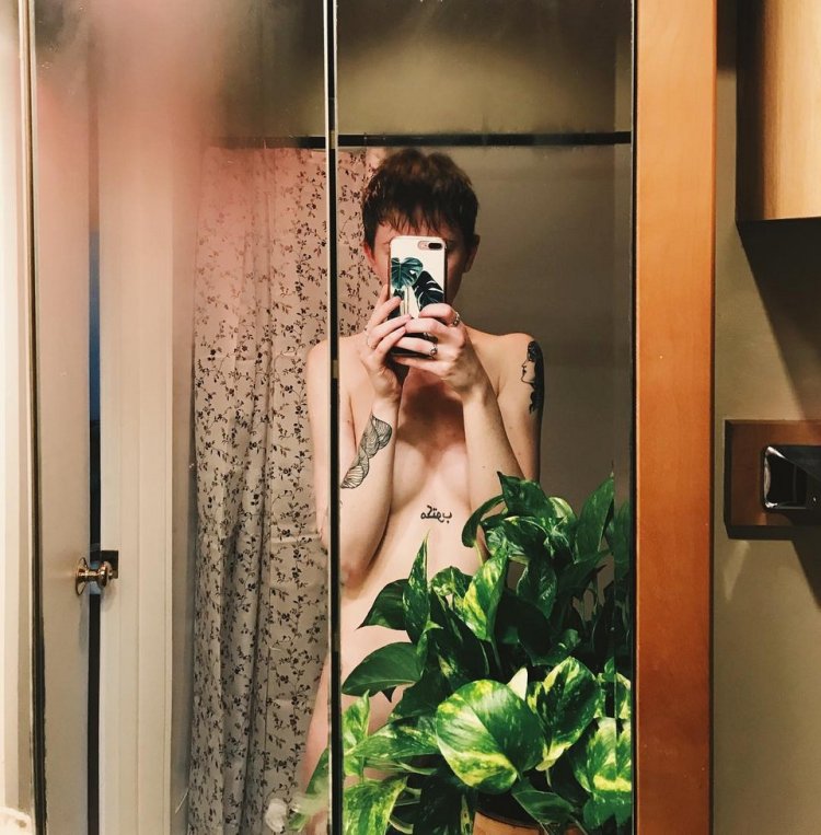 День голого садовника