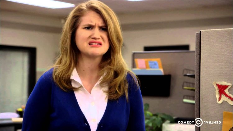 Джиллиан Белл в Нижнем белье