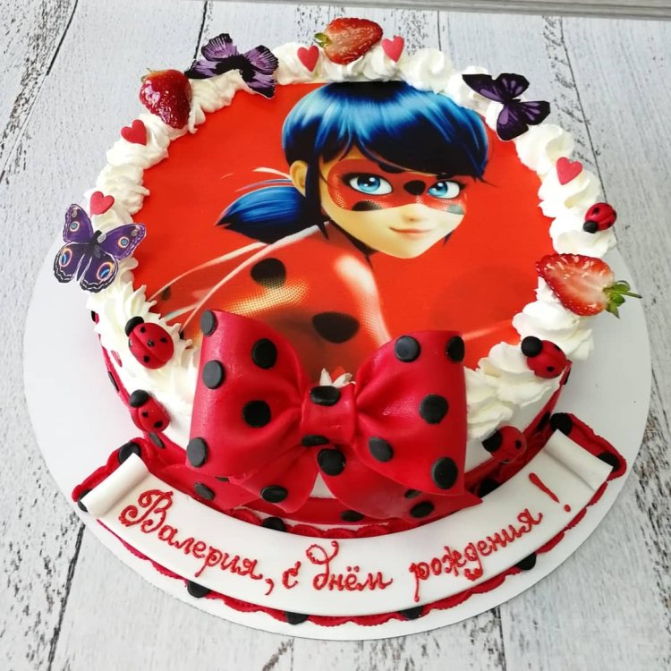 Торт леди баг