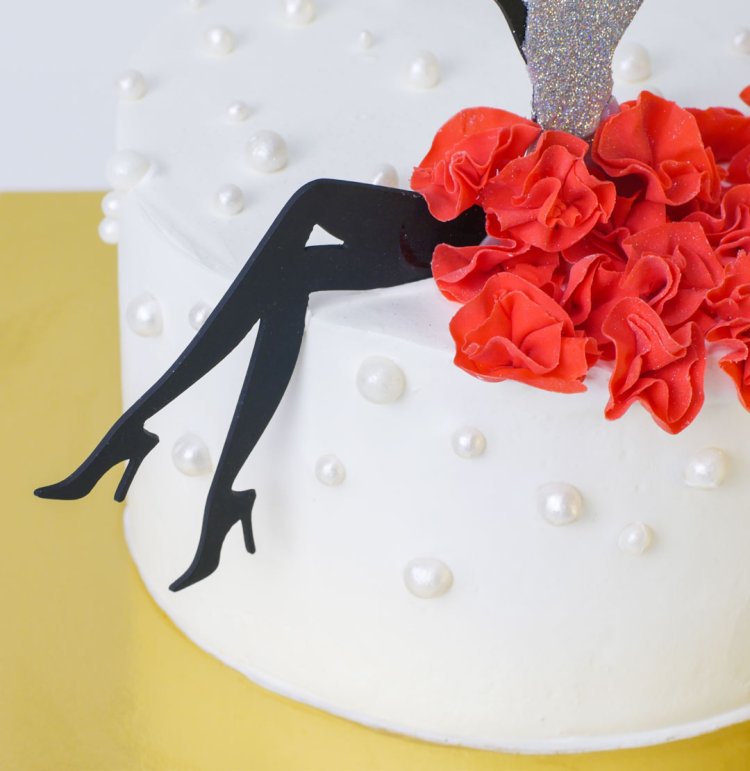 Торт с девушкой Топпер