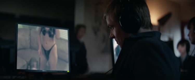 Дженнифер Лоуренс красный Воробей сцены