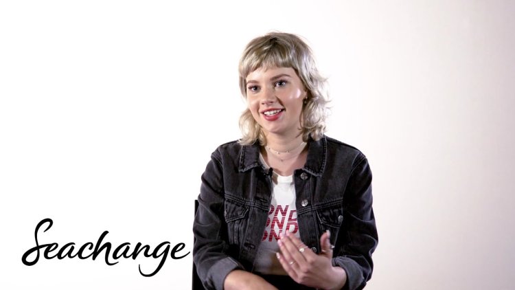 Элла Ньютон беременна