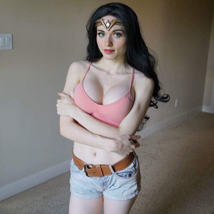 Amouranth" Сирагуза