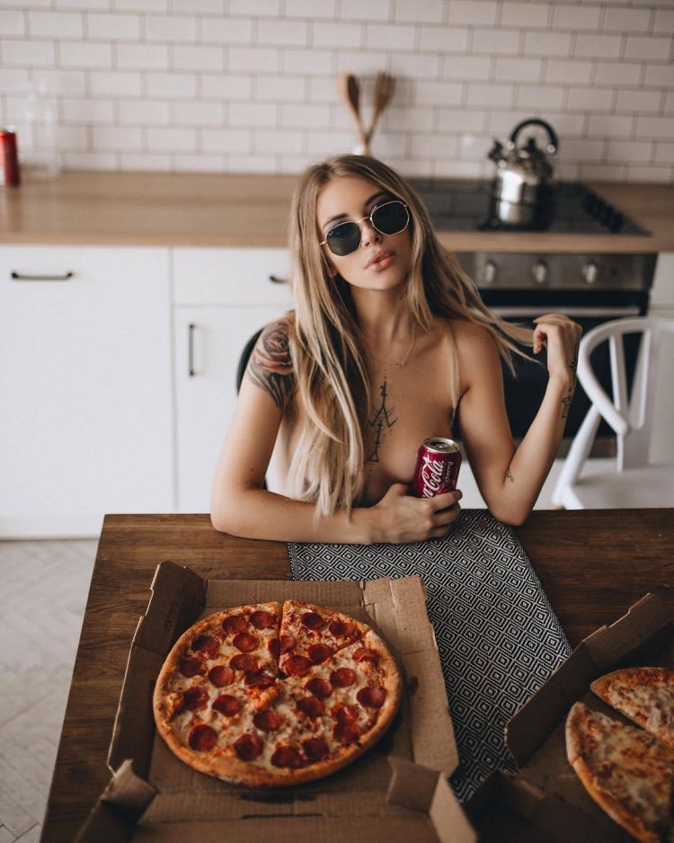 Алина Тапилина грудь