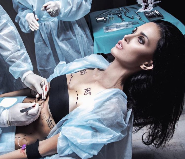 Алана Мамаева тату