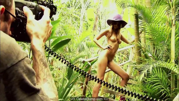 Эбби ли Кершоу фото топлесс