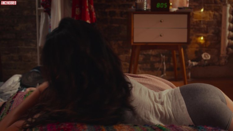 Джина Родригез постельные сцены