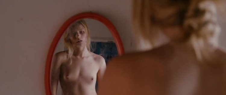 Александра Бортич в фильме Викинг постельные сцены