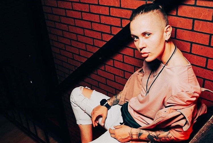 Ксения Милас пацанки