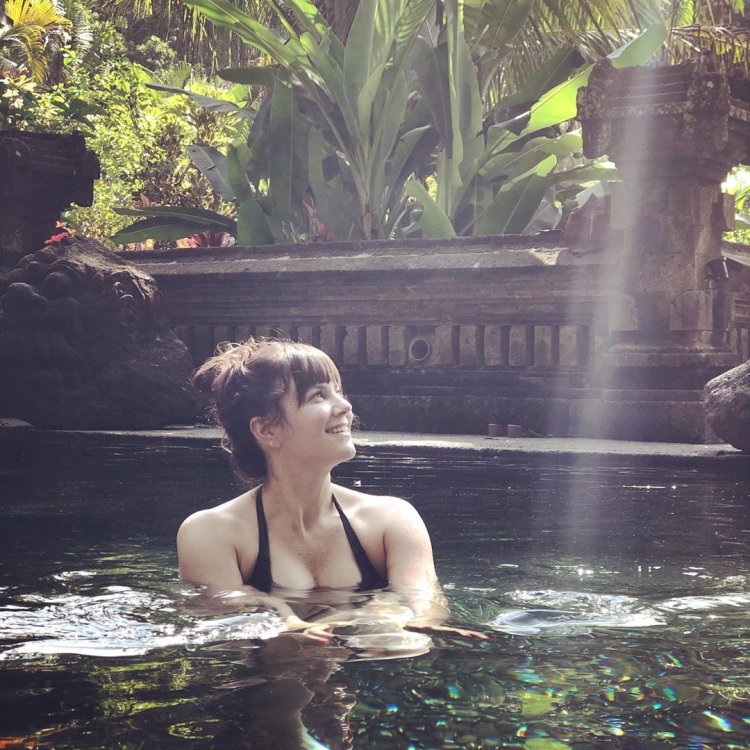 Кэти Стивенс (Katie Stevens) голая