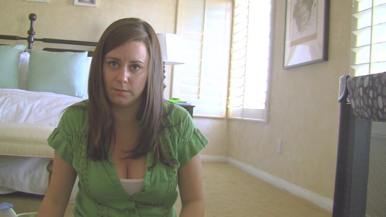 Katie Featherston в купальнике