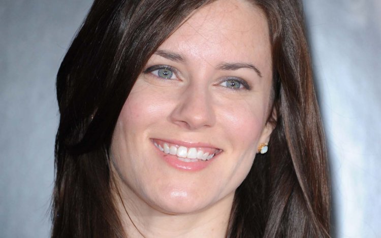 Кэти Фезерстон грудь