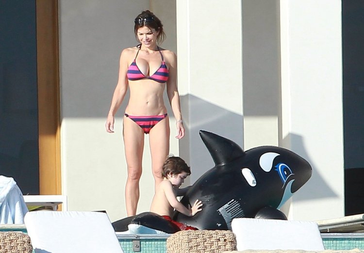 Lauren Sanchez Bikini