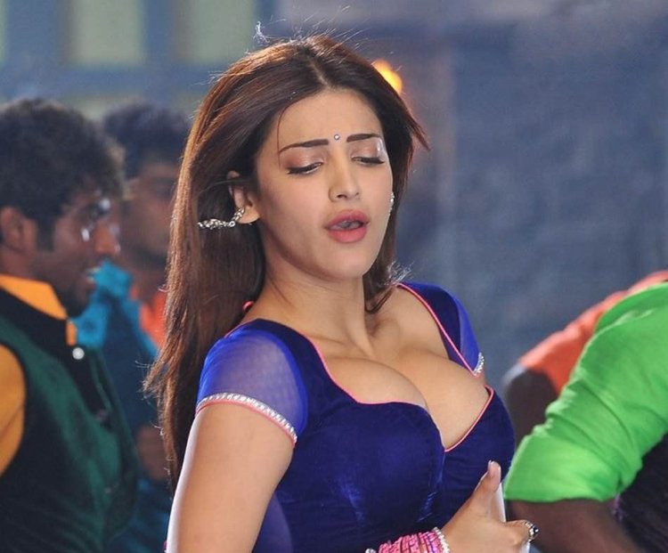 Шрути Хасан +18