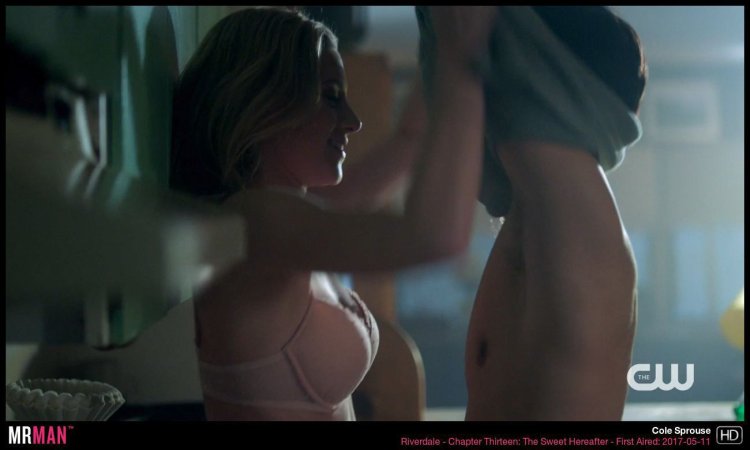 Ривердейл постельные сцены Арчи и Вероника