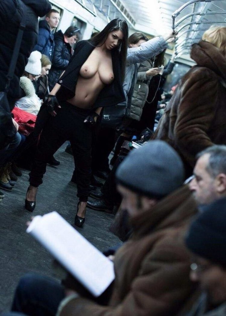 Марина Виткова в метро