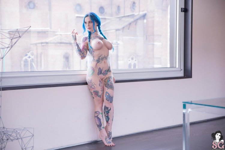 Riae Suicide голая анал пробка