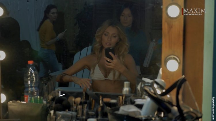 Регина Тодоренко голая на автобусе