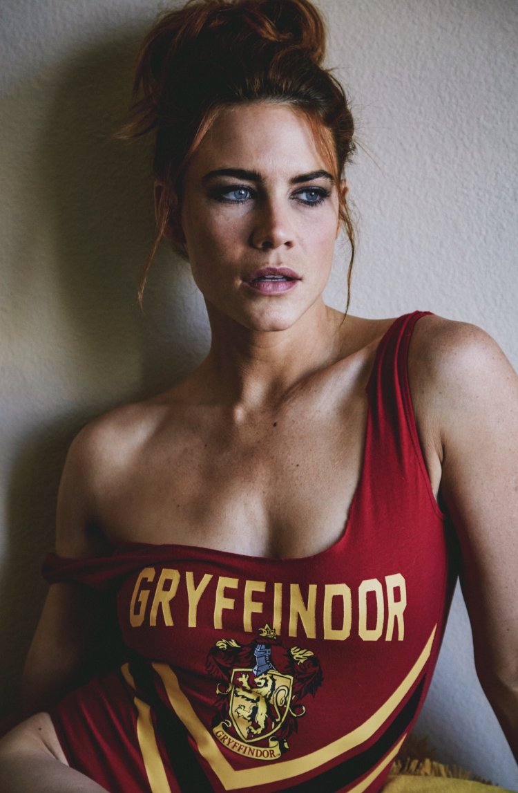 Кортни Хоуп топлесс