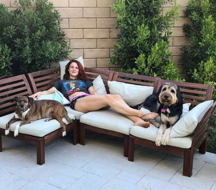 Кортни Хоуп feet