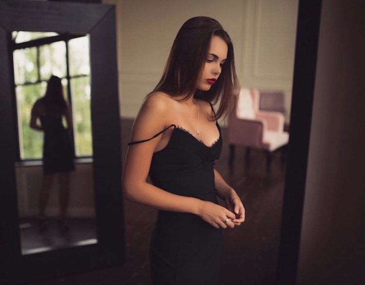 Октябрина Максимова модель в белье