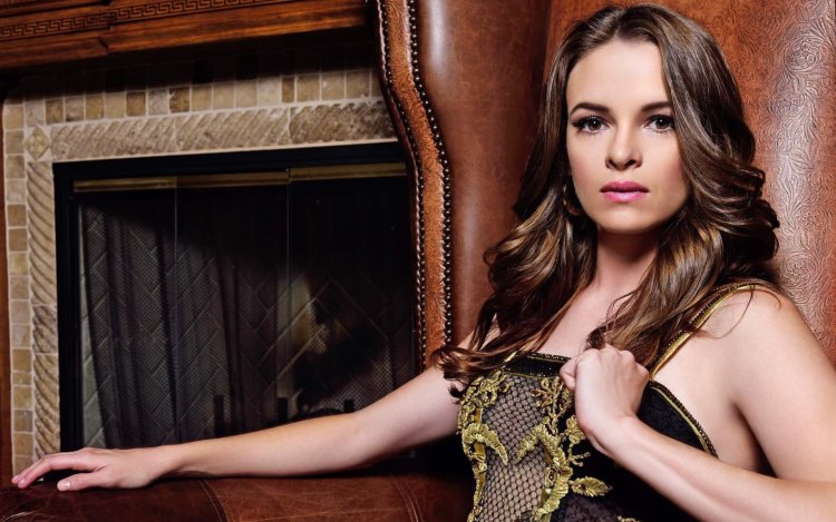 (18+) Даниель Панабейкер (Danielle Panabaker)