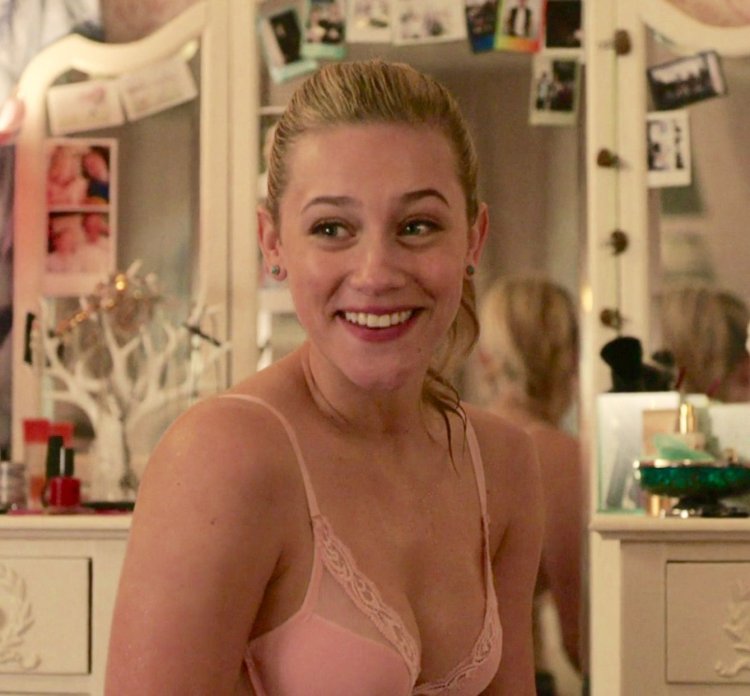 Горячая Лили Рейнхарт