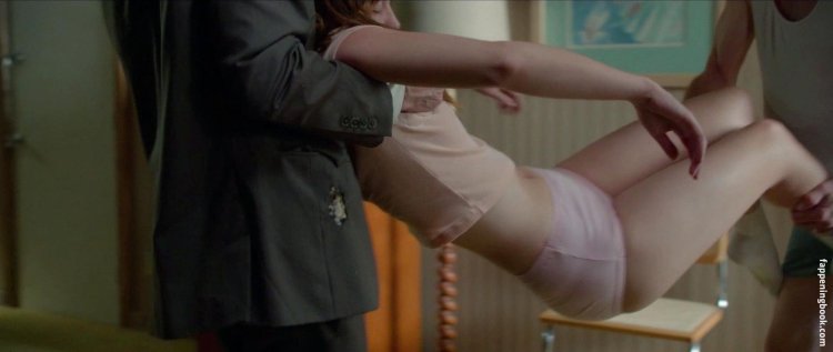 Mary Elizabeth Winstead Legs