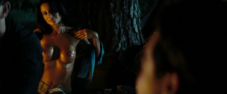 Америка Оливо пятница 13 голая