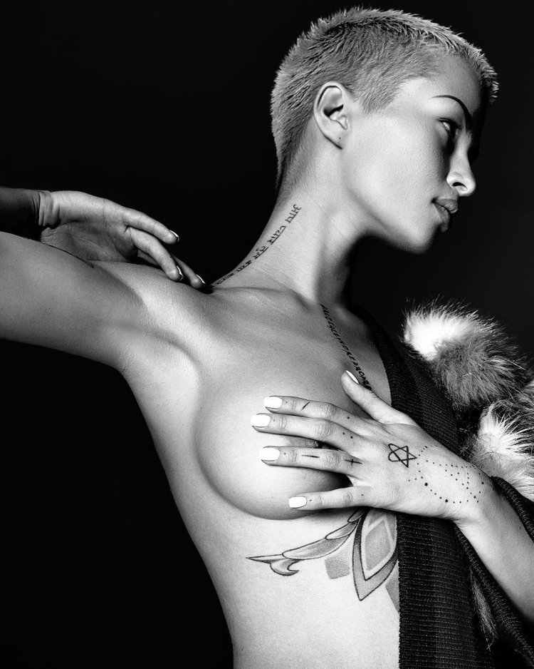 Голая Василиса прекрасная