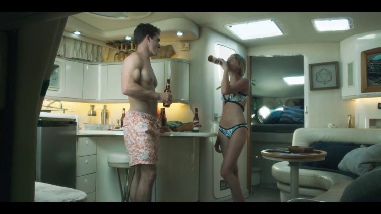 Озарк- София Хьюблиц голая