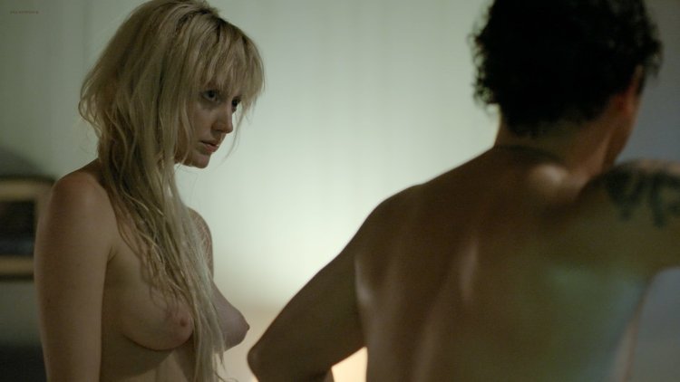 Андреа Райзборо голая в фильме