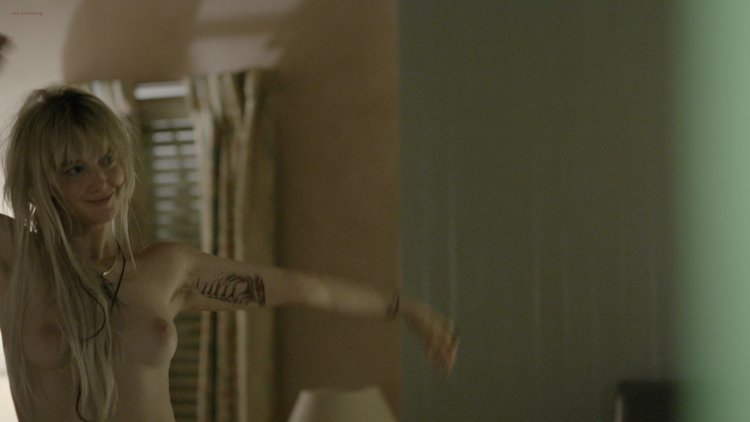 Андреа Райзборо сиськи